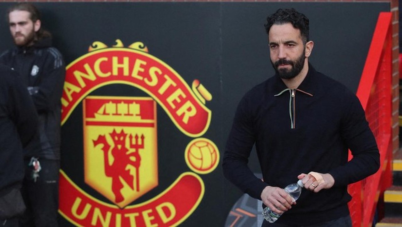 Manchester United Rugi Miliaran Rupiah Akibat Pemecatan Ruben Amorim yang Masih Bergaji Hingga 2027