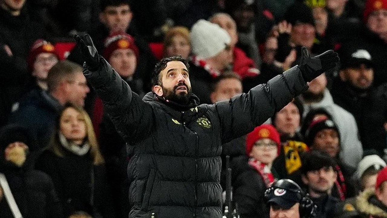 Gary Neville Terkejut Manchester United Pecat Amorim Mendadak, Sebut Cerminan Buruk Pengambilan Keputusan Gary Neville Terkejut Manchester United Pecat Amorim Mendadak, Sebut Cerminan Buruk Pengambilan Keputusan