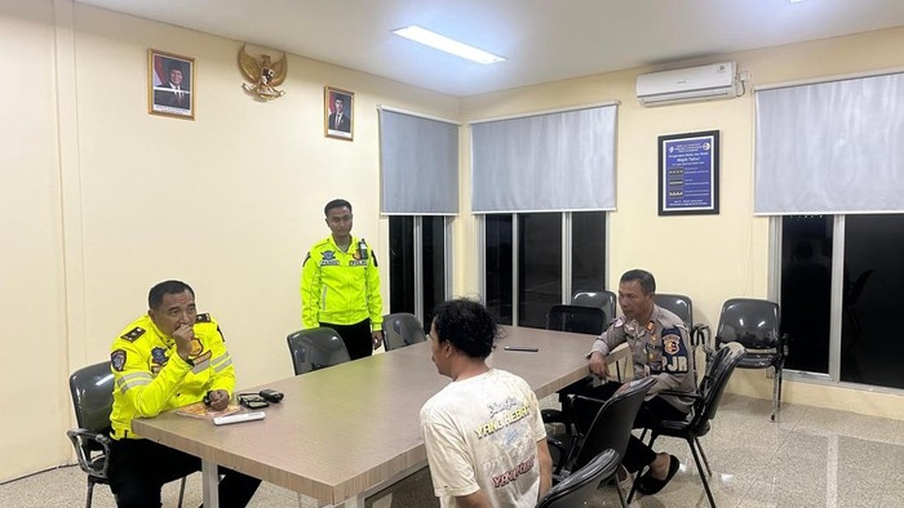 Sopir Fortuner Pengangkut Solar Subsidi di Tol Jagorawi Ditangkap Saat Mengonsumsi Sabu