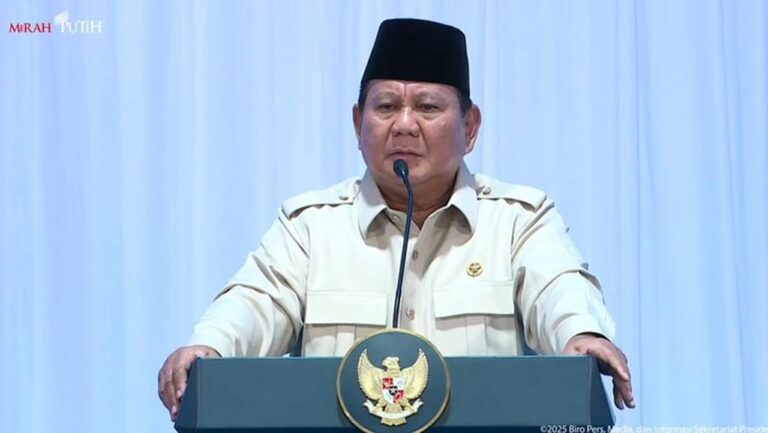 Prabowo Pimpin Retret Kabinet Kedua di Hambalang, Anggota Wajib Safari Khaki Prabowo Pimpin Retret Kabinet Kedua di Hambalang, Anggota Wajib Safari Khaki