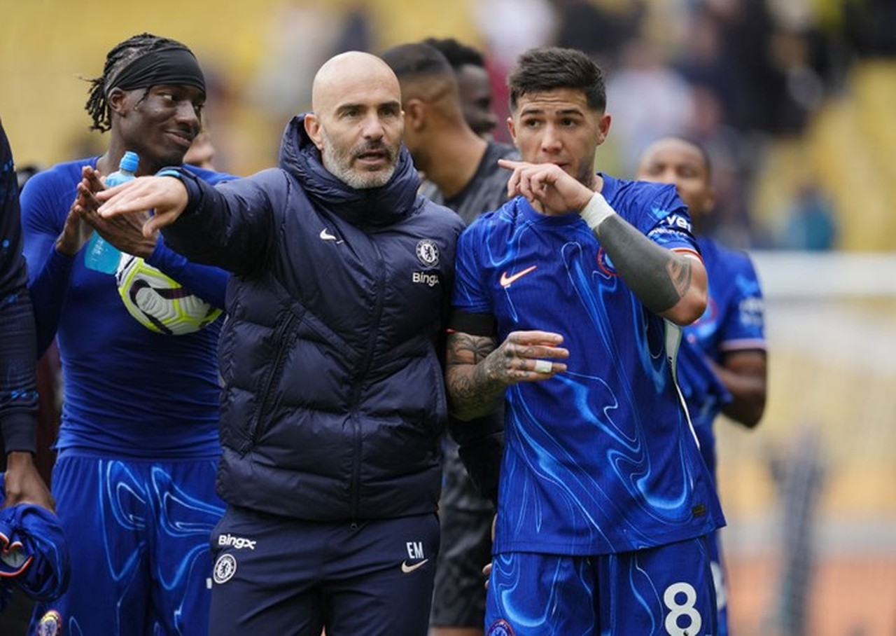 Enzo Fernandez Ungkap Kesedihan atas Kepergian Enzo Maresca dari Chelsea Enzo Fernandez Ungkap Kesedihan atas Kepergian Enzo Maresca dari Chelsea