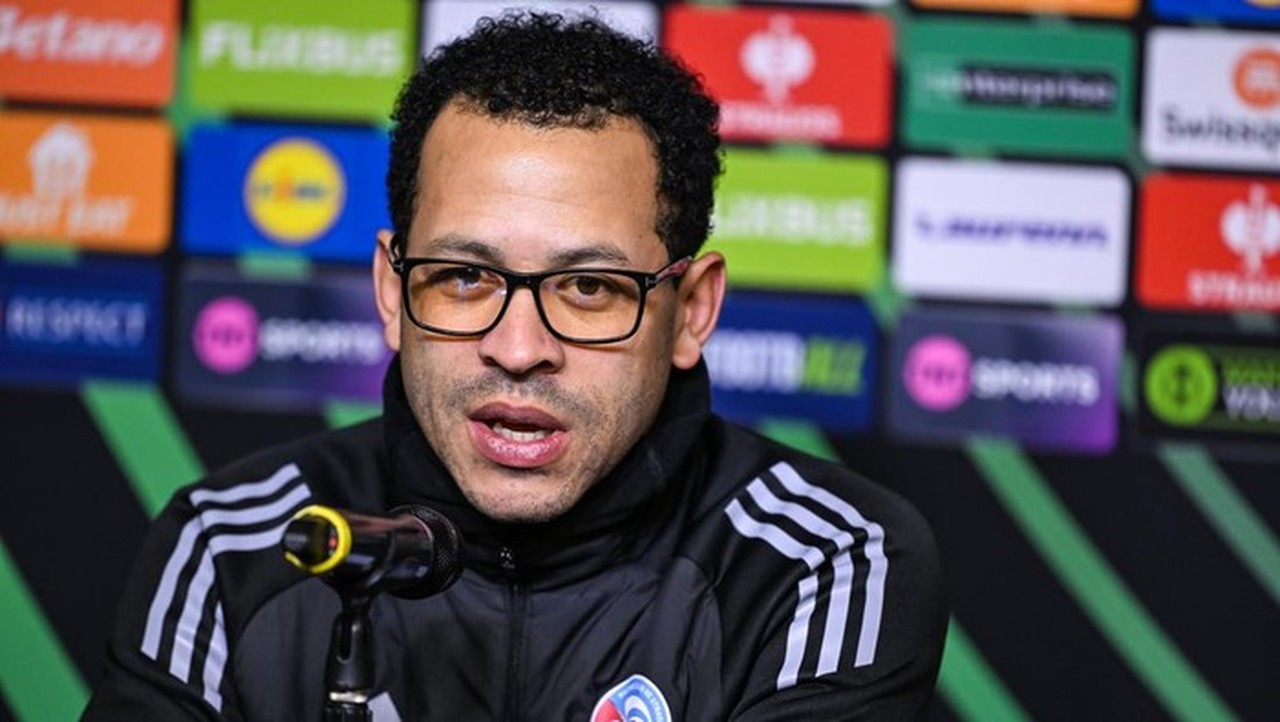 Suporter Strasbourg Murka Liam Rosenior Gabung Chelsea, Sebut Kepemilikan Ganda Berbahaya Suporter Strasbourg Murka Liam Rosenior Gabung Chelsea, Sebut Kepemilikan Ganda Berbahaya