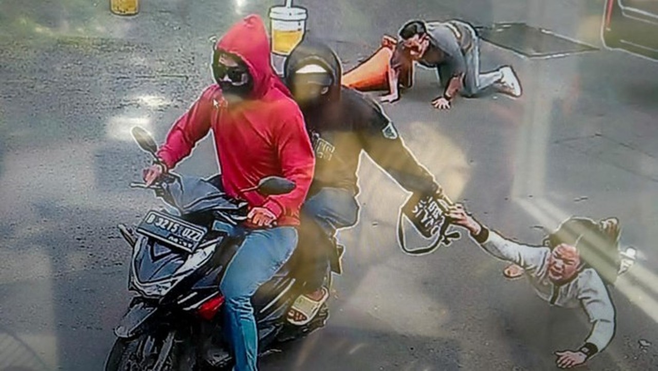 Jambret iPhone 16 Pro di Kelapa Gading Dibekuk, Rekannya yang Berperan Joki Masih Buron Jambret iPhone 16 Pro di Kelapa Gading Dibekuk, Rekannya yang Berperan Joki Masih Buron