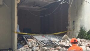 Ibu Rumah Tangga Terlempar Keluar Rumah Akibat Ledakan Tabung Gas 12 Kg di Jakbar