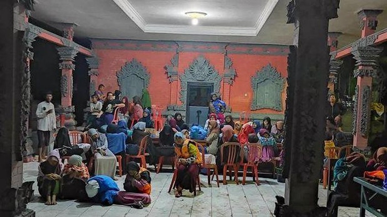 Santri di Bali Belajar Tanpa Meja dan Buku Layak Pasca Banjir, Butuh Bantuan Segera