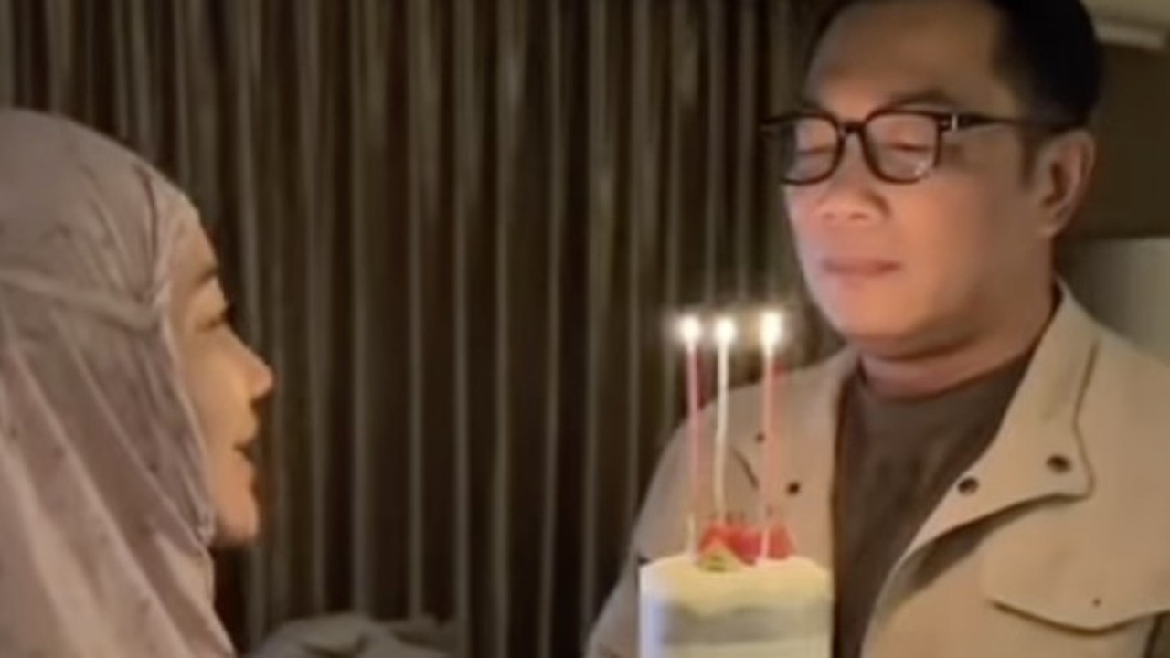 Ridwan Kamil Buka Suara Soal Harta Gono-Gini dan Hak Asuh Anak Pasca-Perceraian Ridwan Kamil Buka Suara Soal Harta Gono-Gini dan Hak Asuh Anak Pasca-Perceraian