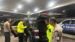 Sopir Fortuner Isi Solar Subsidi Pakai 25 Barcode, Kabur Hingga Masuk Parit di Tol Jagorawi