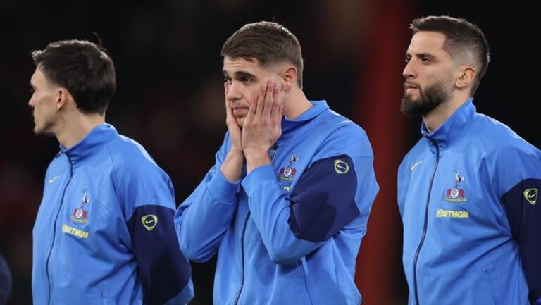 Tottenham Hotspur Dilanda Krisis: Pemain Ribut dengan Fans, Kritik Manajemen