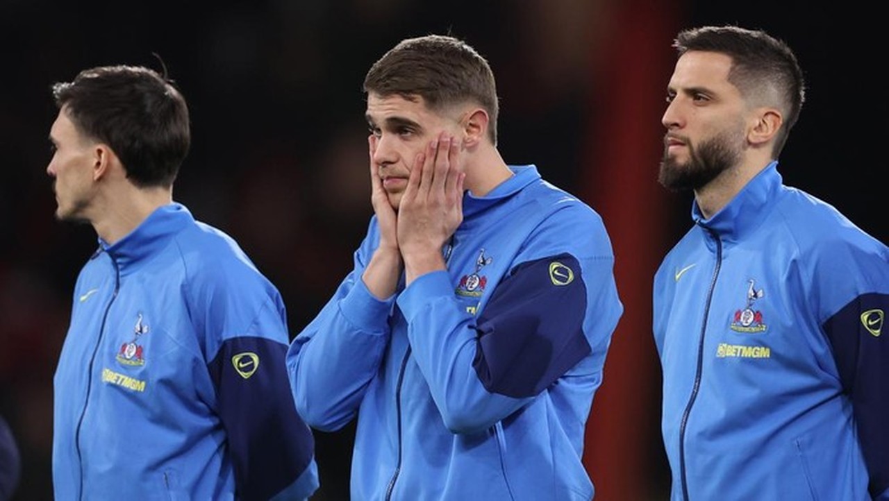 Tottenham Hotspur Dilanda Krisis: Pemain Ribut dengan Fans, Kritik Manajemen