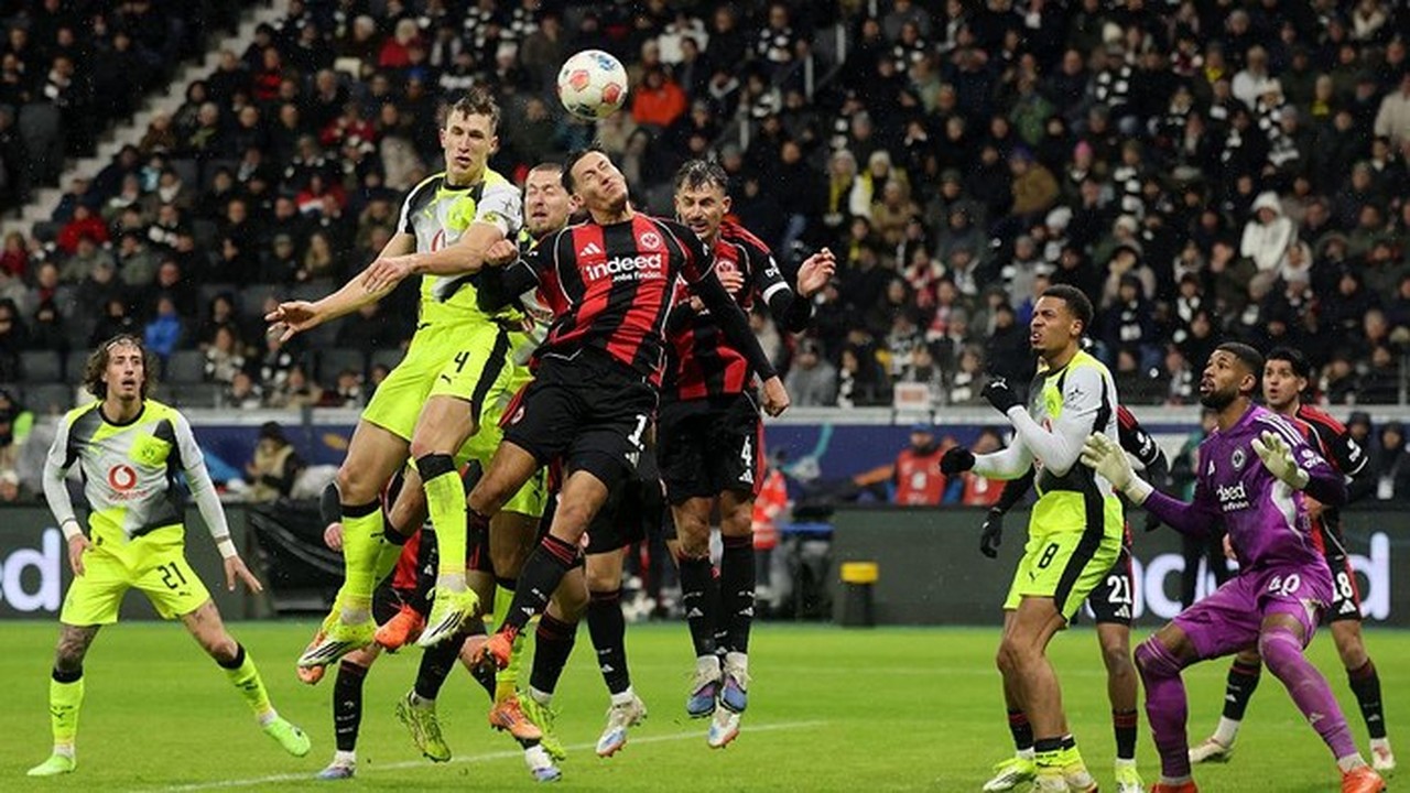 Drama 6 Gol: Eintracht Frankfurt dan Borussia Dortmund Berbagi Angka 3-3