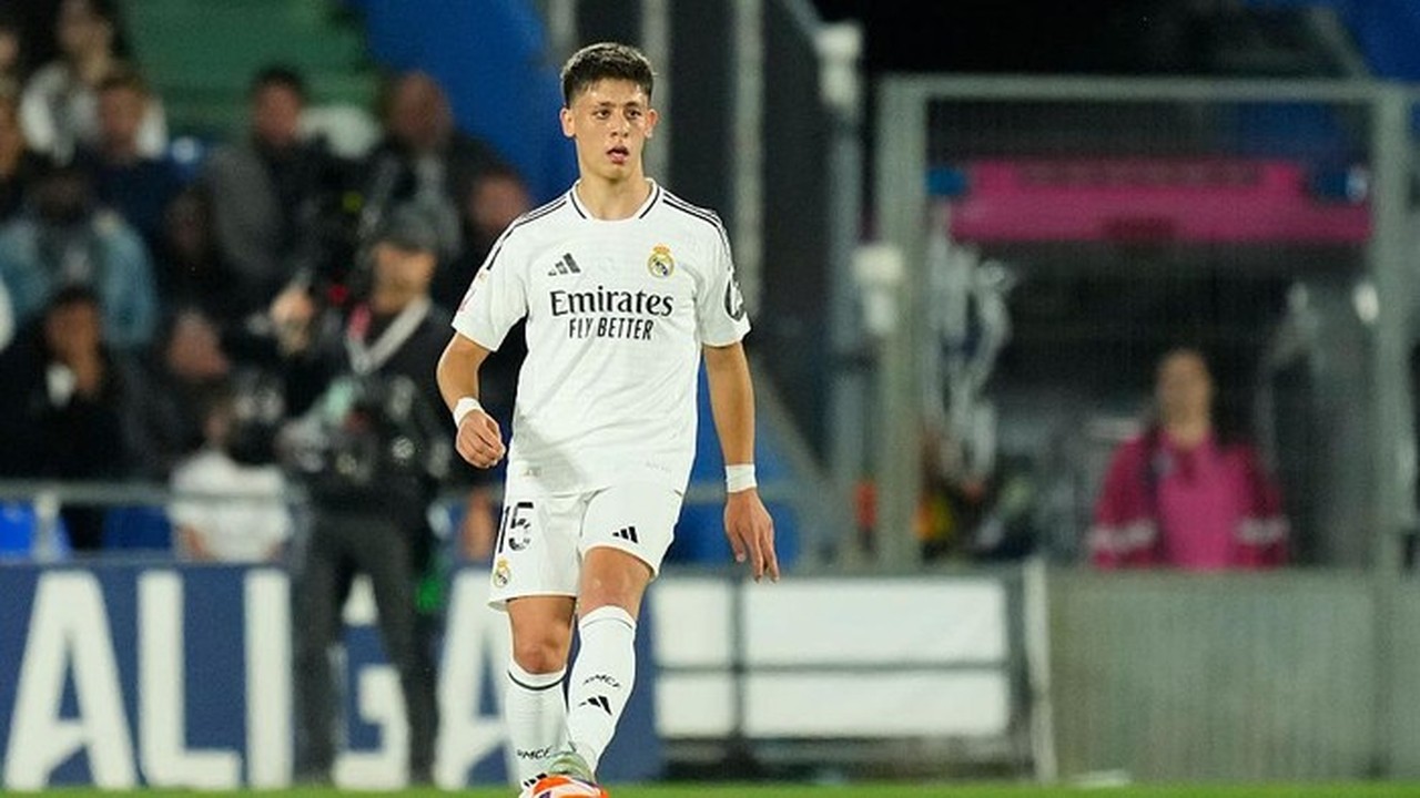 Arda Guler Terpeleset Saat Hendak Marah Usai Real Madrid Kalah dari Barcelona