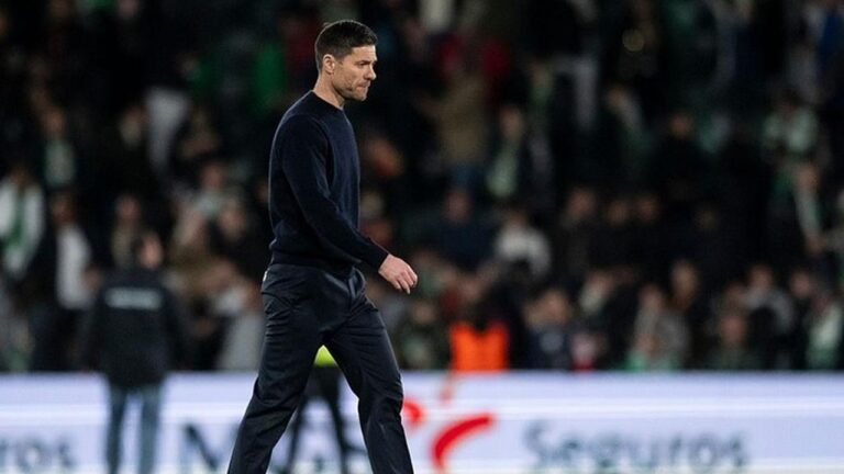 Real Madrid Pecat Xabi Alonso Usai Kalah dari Barcelona di Final Piala Super Spanyol