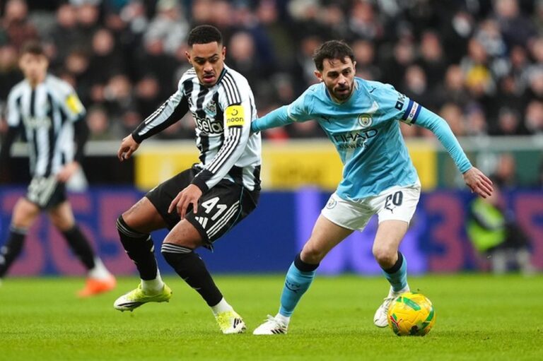 Pep Guardiola Berharap Bernardo Silva Bertahan di Manchester City Selamanya