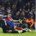 Blunder Fatal Robert Sanchez: Liam Rosenior Bela Kiper Chelsea Usai Kalah dari Arsenal