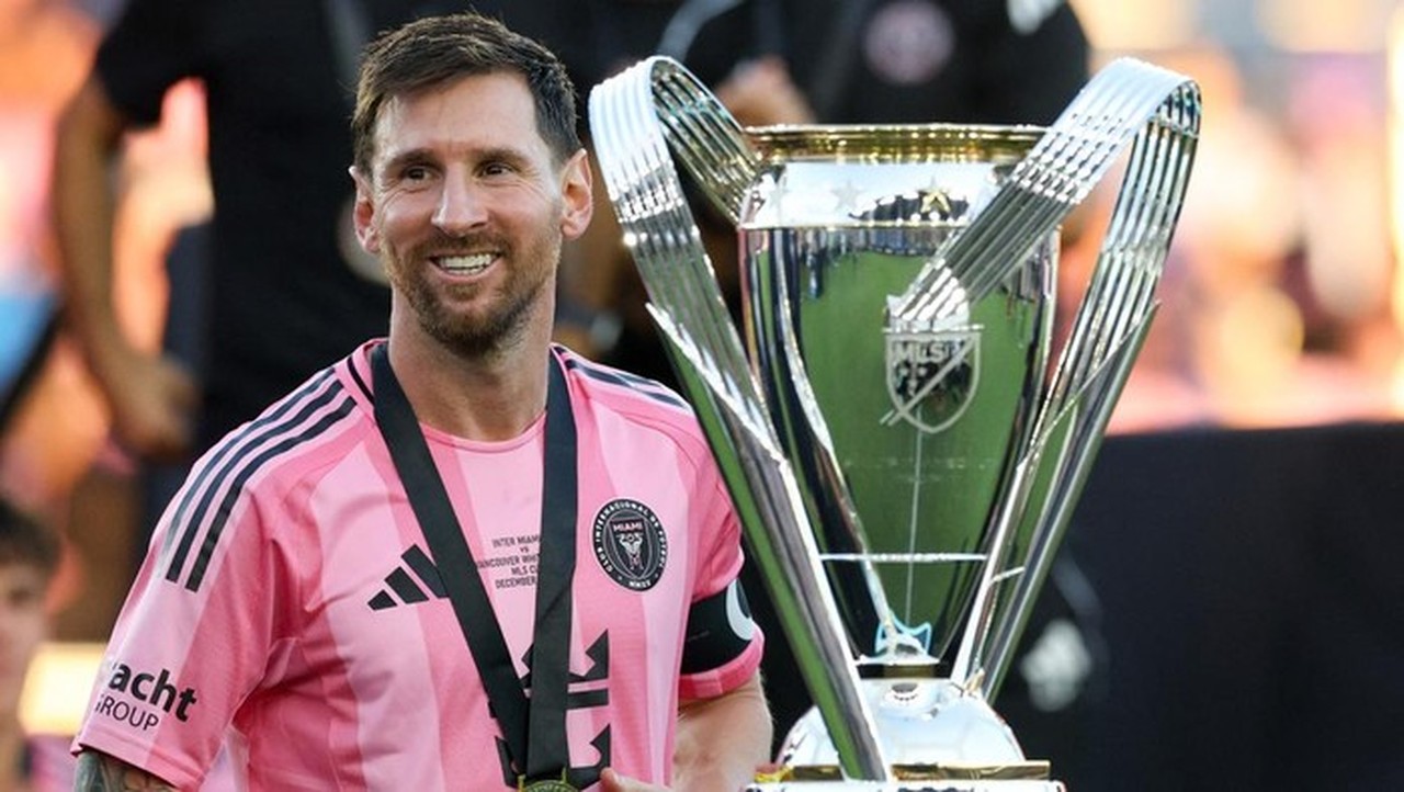 Presiden Al Ittihad Tawarkan Cek Kosong untuk Lionel Messi: “Berapa Pun yang Diinginkan” Presiden Al Ittihad Tawarkan Cek Kosong untuk Lionel Messi: “Berapa Pun yang Diinginkan”